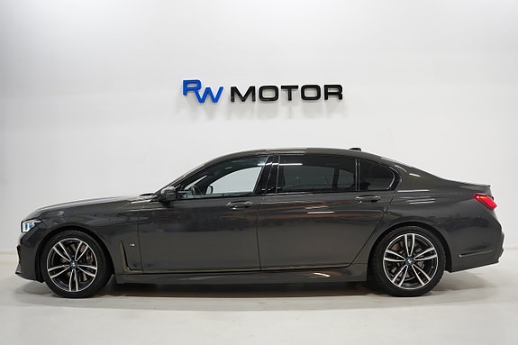 BMW 750Li 5 of 30