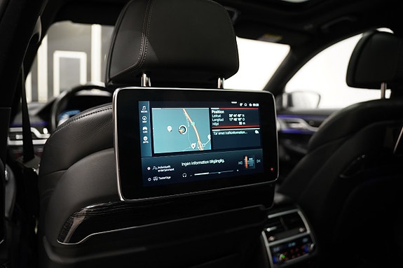 BMW 750Li 30 of 30