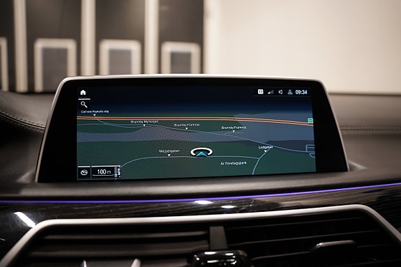 BMW 750Li 24 of 30