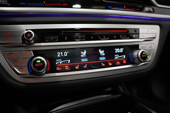 BMW 750Li 22 of 30