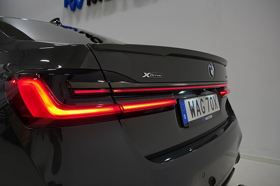 BMW 750Li 8 of 30