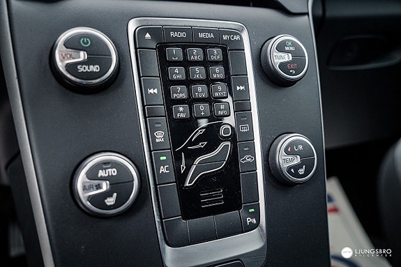 Volvo V40 8 of 10