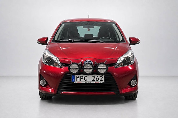 Toyota Yaris 3 of 27