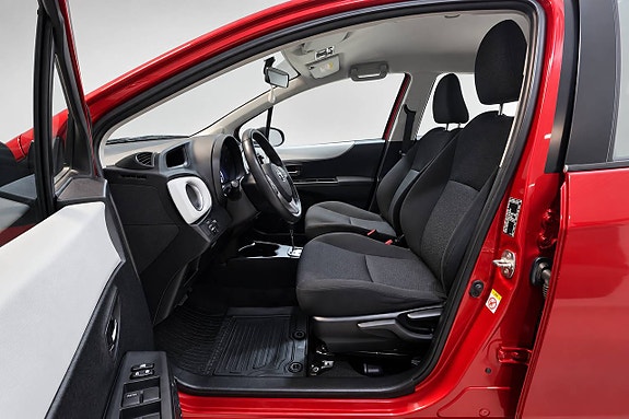 Toyota Yaris 10 of 27