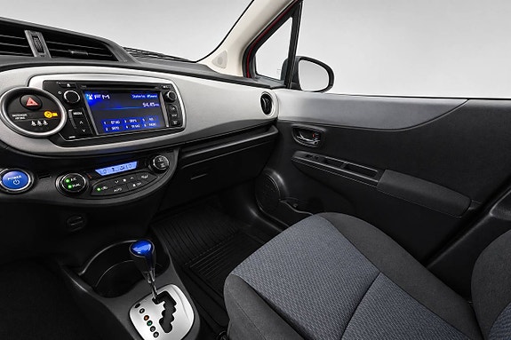 Toyota Yaris 25 of 27