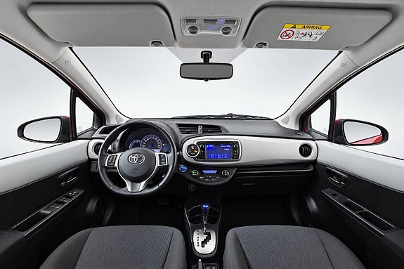 Toyota Yaris 13 of 27