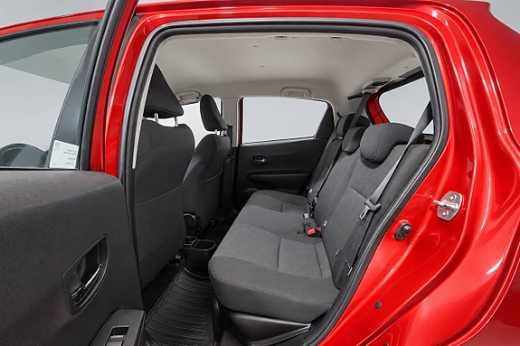 Toyota Yaris 26 of 27