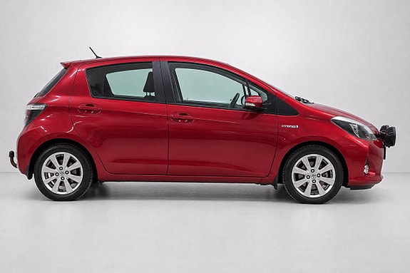 Toyota Yaris 5 of 27