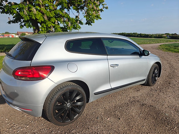 Volkswagen Scirocco 2 of 5