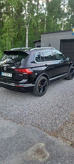 Volkswagen Tiguan 6 of 9