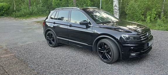 Volkswagen Tiguan 2 of 9