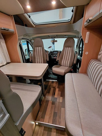 Knaus Sky Wave 700 MEG 6 of 10