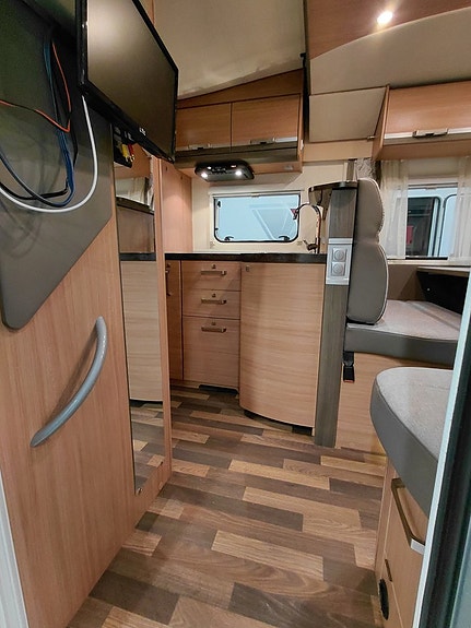 Knaus Sky Wave 700 MEG 5 of 10