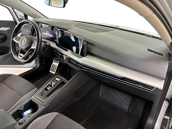 Volkswagen Golf Alltrack 12 of 19