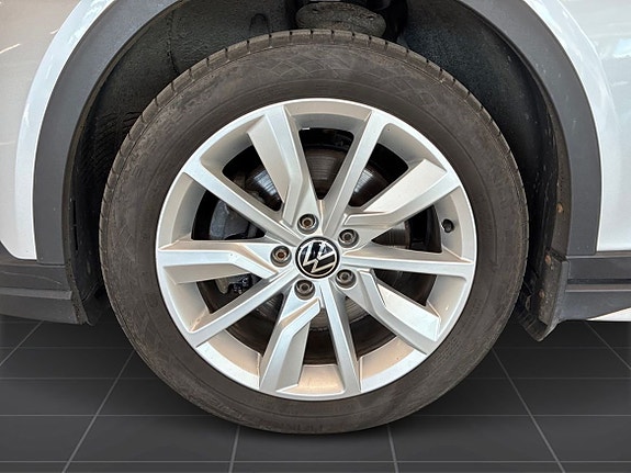 Volkswagen Golf Alltrack 9 of 19