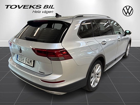 Volkswagen Golf Alltrack 3 of 19