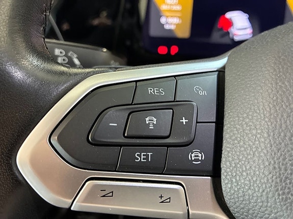 Volkswagen Golf Alltrack 17 of 19