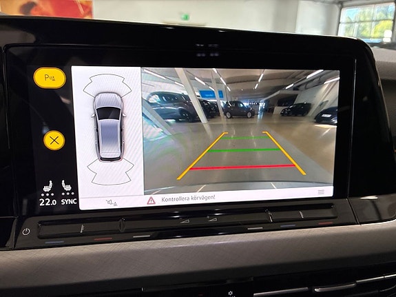 Volkswagen Golf Alltrack 14 of 19