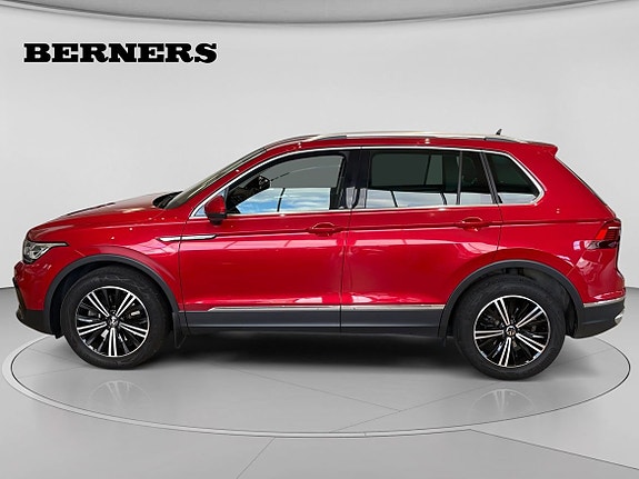 Volkswagen Tiguan 2 of 8
