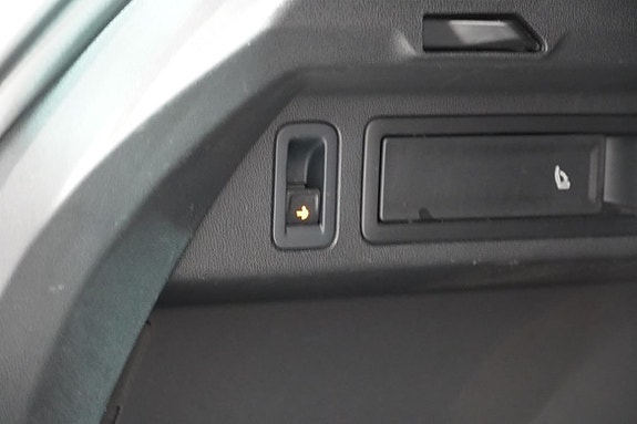 Volkswagen Tiguan 12 of 19