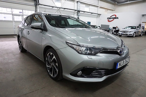 Toyota Auris 6 of 22