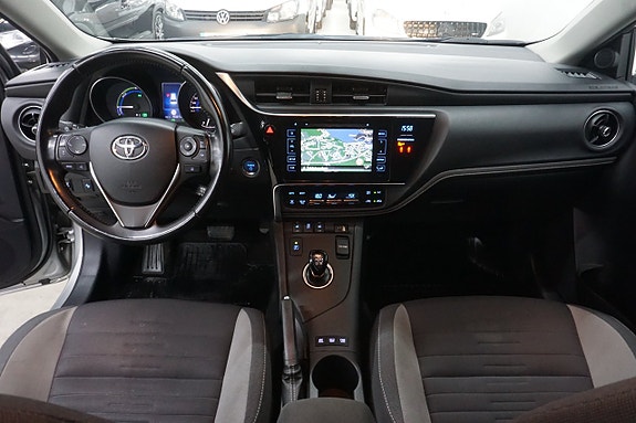 Toyota Auris 12 of 22