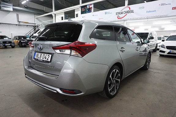 Toyota Auris 5 of 22