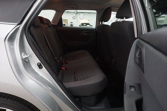 Toyota Auris 10 of 22