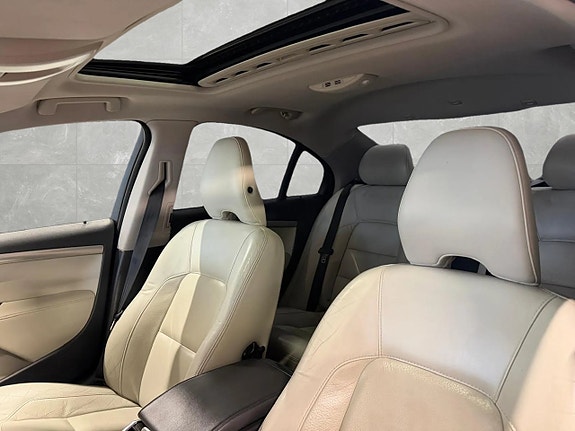 Volvo S80 7 of 15