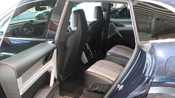 Porsche Cayenne 10 of 11