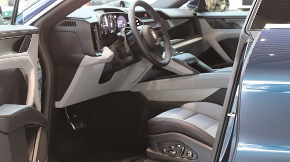 Porsche Cayenne 8 of 11