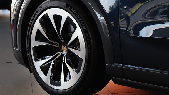 Porsche Cayenne 11 of 11