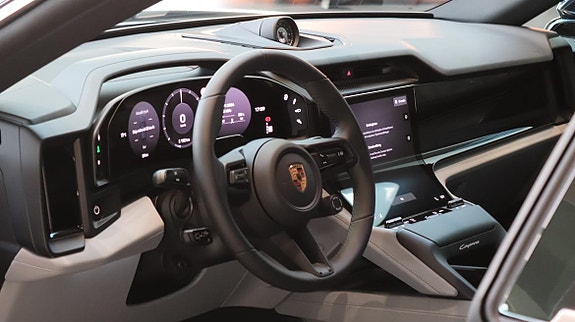 Porsche Cayenne 7 of 11