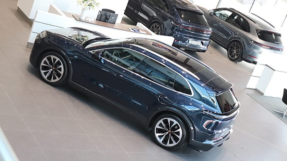 Porsche Cayenne 6 of 11