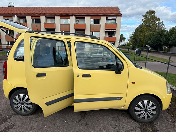 Suzuki Wagon R+ 5 of 7