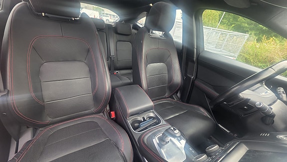 Jaguar E-PACE 4 of 4