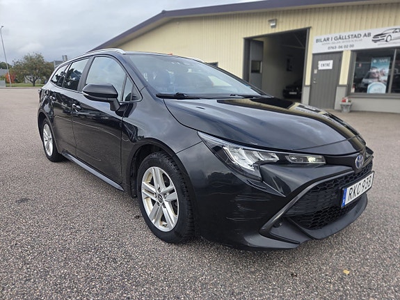 Toyota Corolla 2 of 9