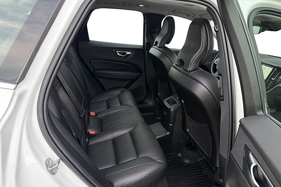 Volvo XC60 13 of 23