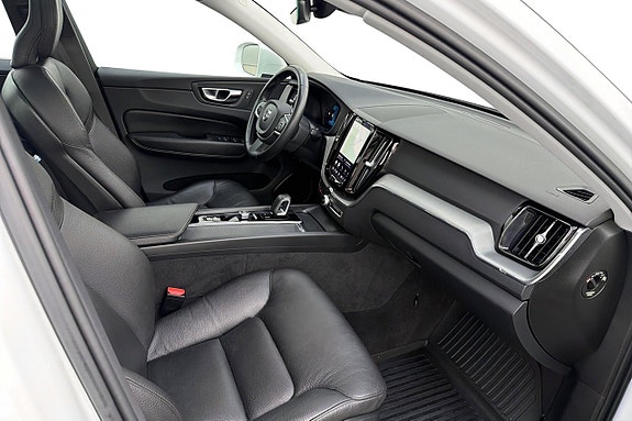 Volvo XC60 11 of 23