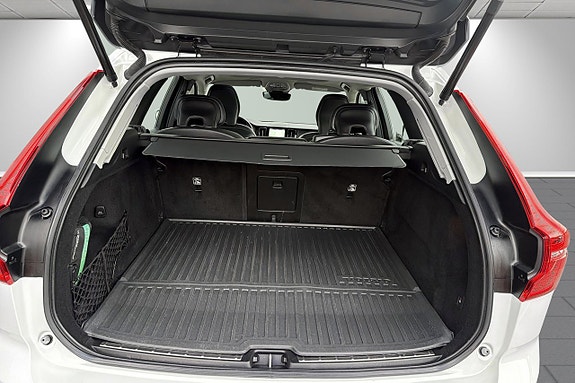 Volvo XC60 14 of 23