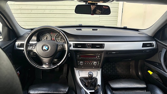 BMW 325i 6 of 7