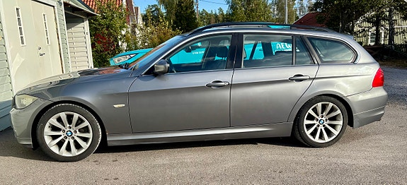 BMW 325i 2 of 7
