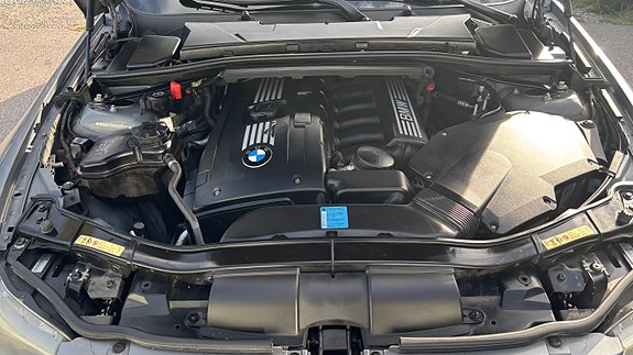 BMW 325i 5 of 7