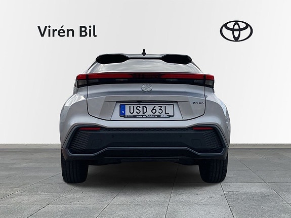 Toyota C-HR 4 of 10