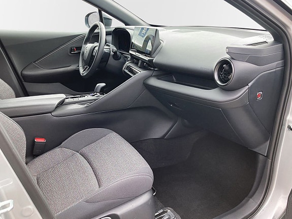 Toyota C-HR 6 of 10