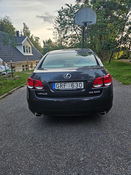 Lexus GS300 3 of 7