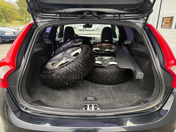 Volvo V60 11 of 13