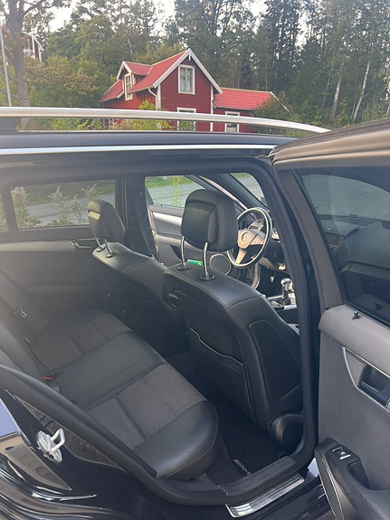 Mercedes-Benz C220 8 of 10