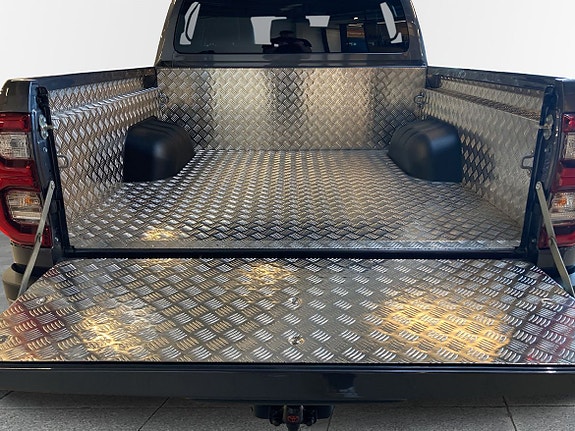 Toyota HiLux 10 of 10