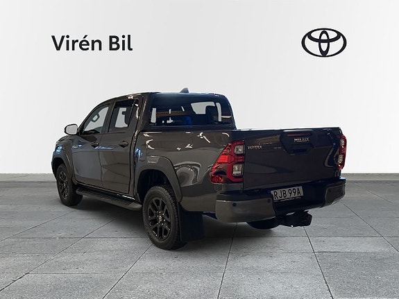 Toyota HiLux 2 of 10